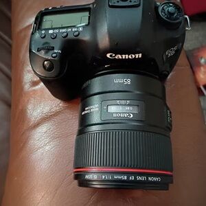 Canon 85mm 1.4 Iens (Iensonly)